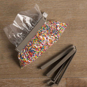 Clip grises para bolsas