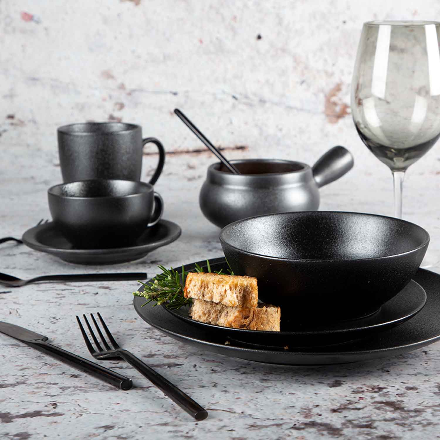 Plato mediano negro mate setx4 - Ambiente Gourmet México