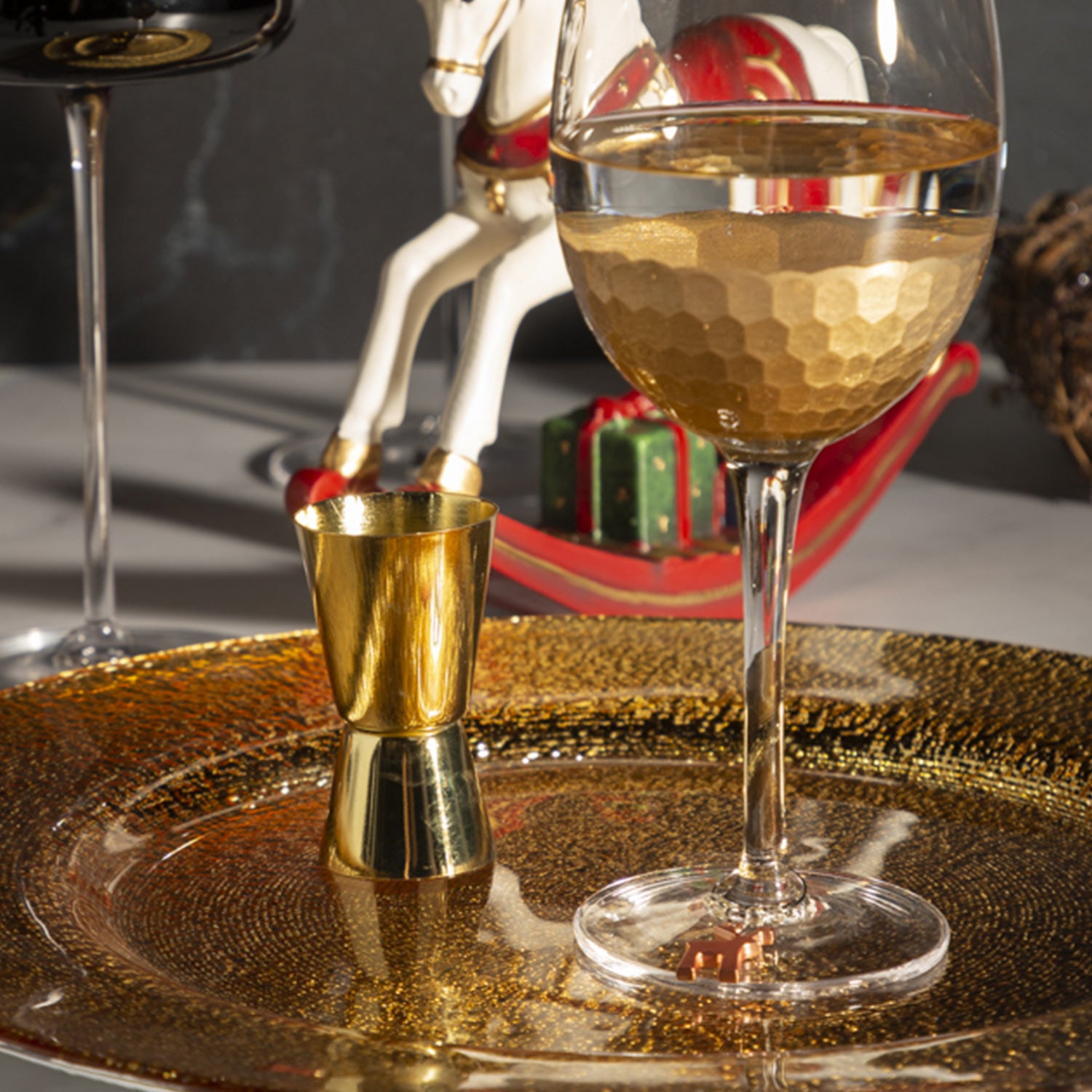 Medidor De Cocteles Dorado