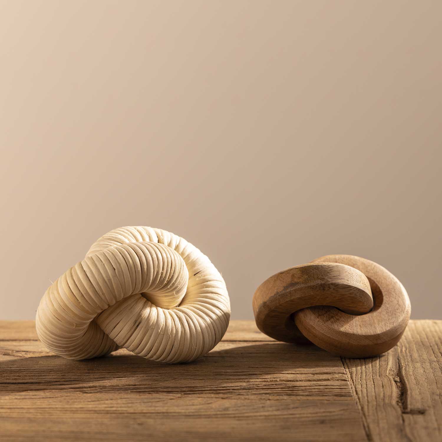 Nudo en madera aros