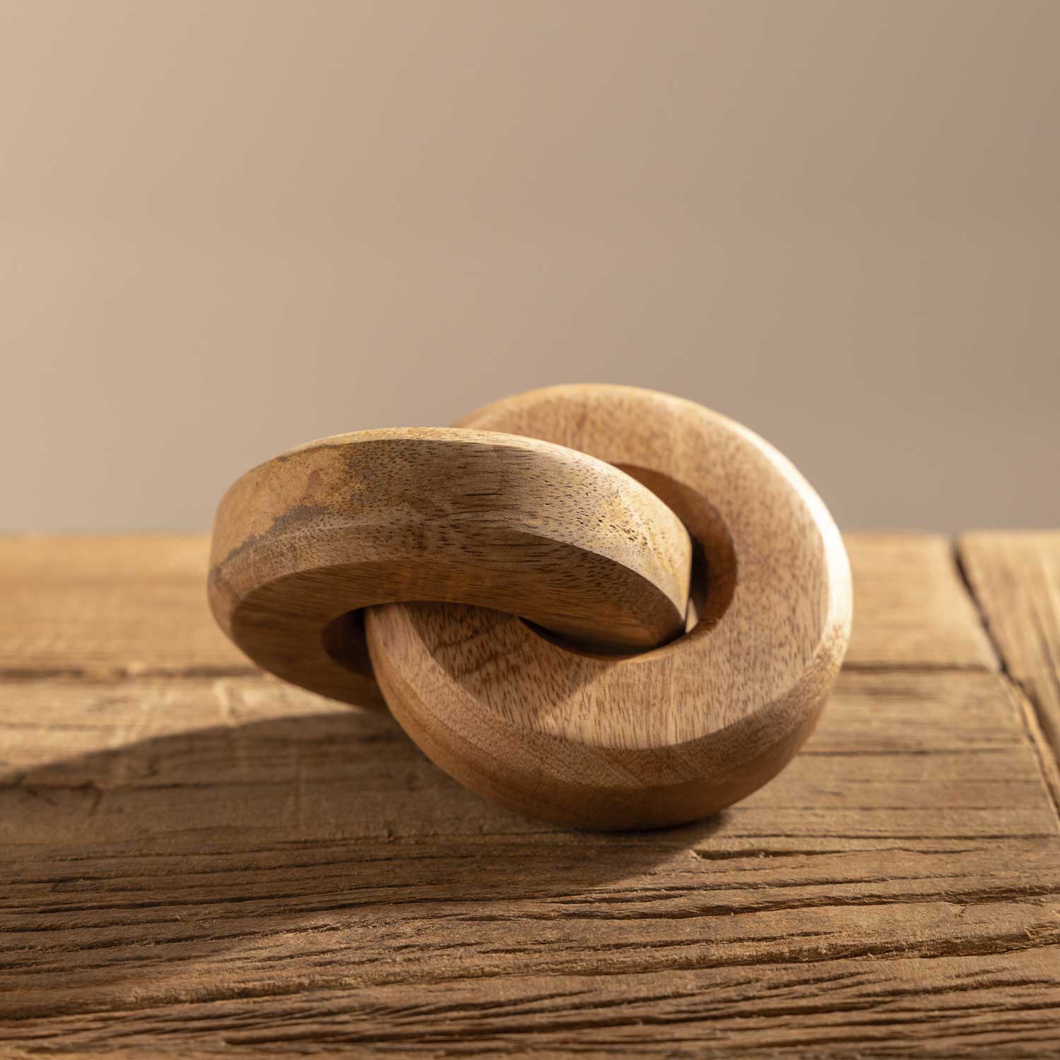 Nudo en madera aros