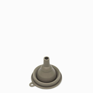 Embudo pequeño en silicona gris - Ambiente Gourmet México