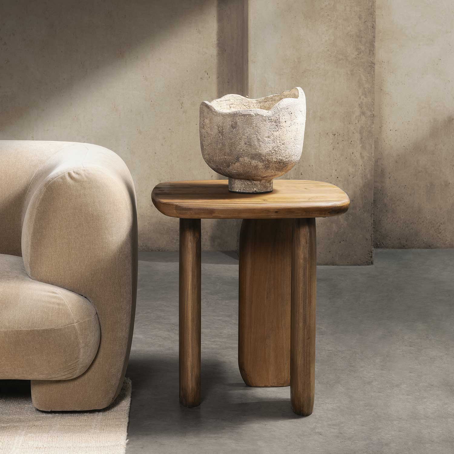 Mesa auxiliar león 60x55x55