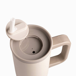 Termo Doble Pared Beige Con Pitillo Y Manija 900Ml - Ambiente Gourmet México